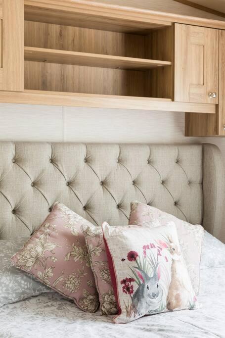 Waters Edge, Hoburne Cotswolds Villa South Cerney Luaran gambar