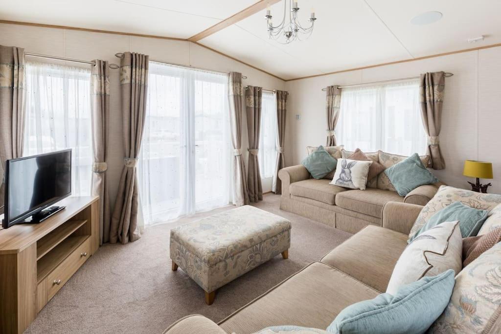 Waters Edge, Hoburne Cotswolds Villa South Cerney Luaran gambar