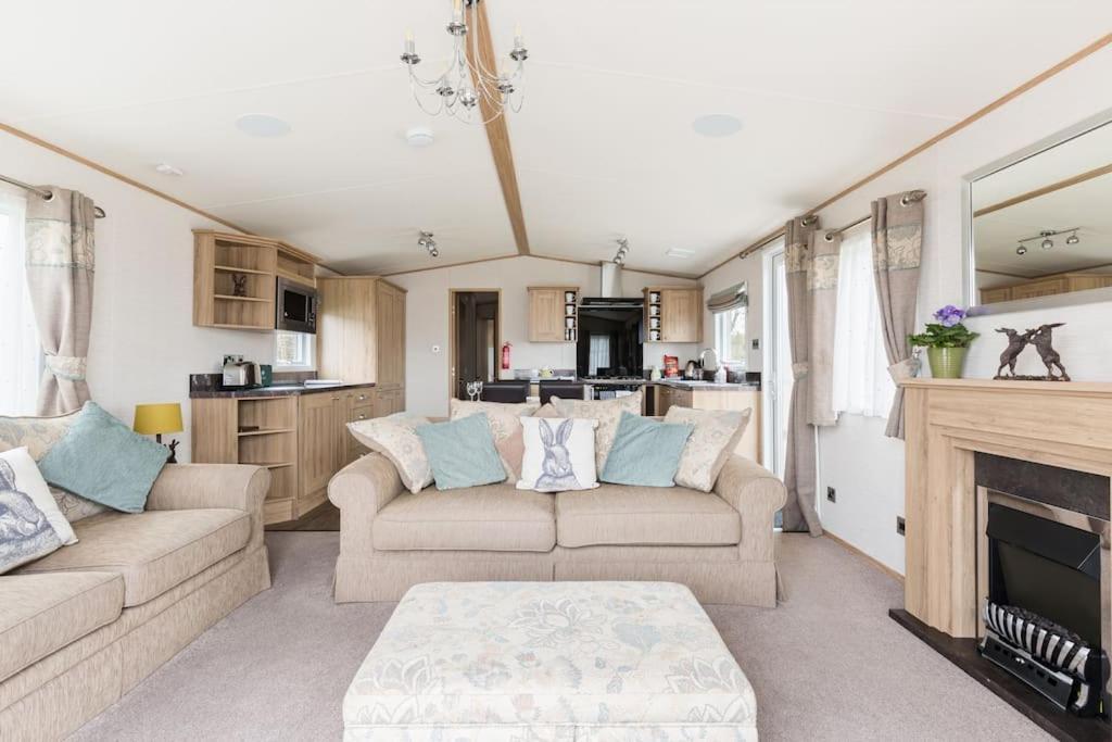 Waters Edge, Hoburne Cotswolds Villa South Cerney Luaran gambar
