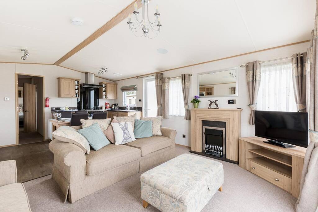 Waters Edge, Hoburne Cotswolds Villa South Cerney Luaran gambar