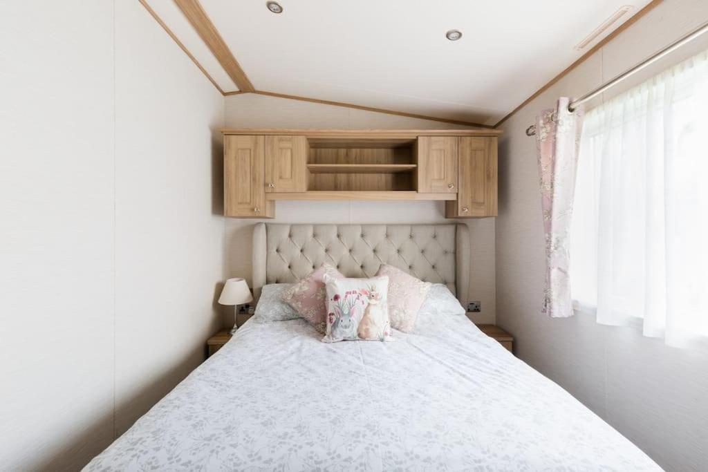 Waters Edge, Hoburne Cotswolds Villa South Cerney Luaran gambar