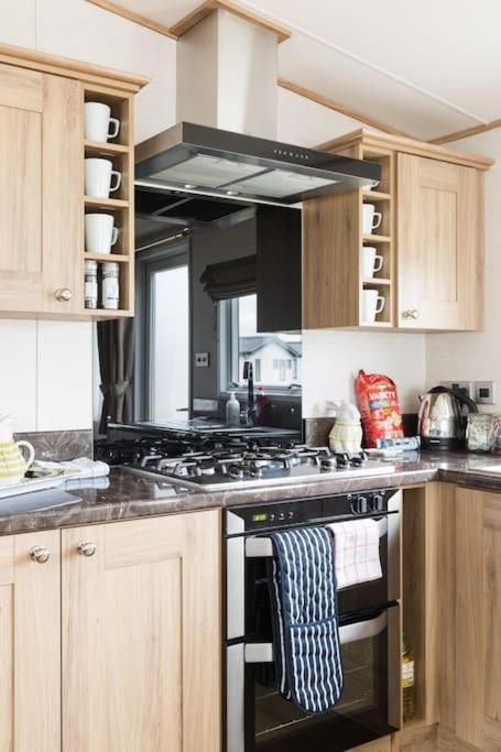 Waters Edge, Hoburne Cotswolds Villa South Cerney Luaran gambar