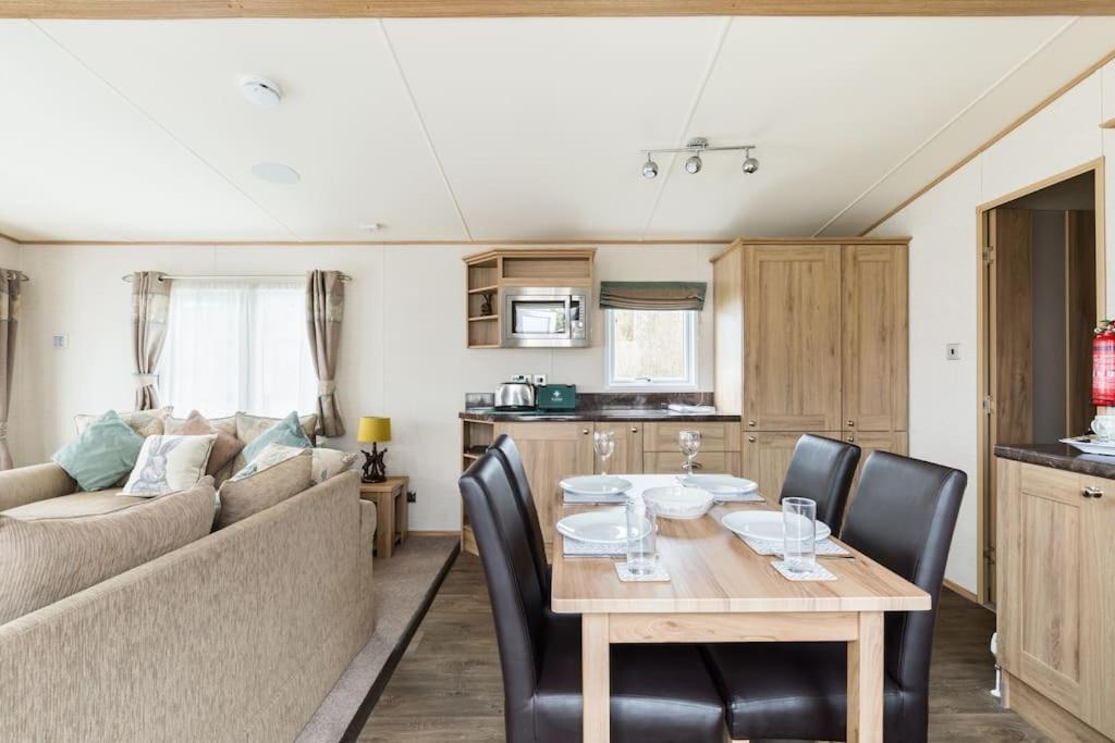 Waters Edge, Hoburne Cotswolds Villa South Cerney Luaran gambar