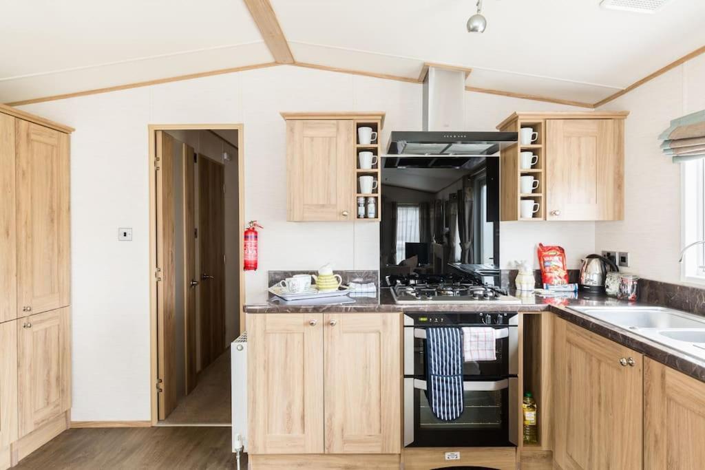 Waters Edge, Hoburne Cotswolds Villa South Cerney Luaran gambar