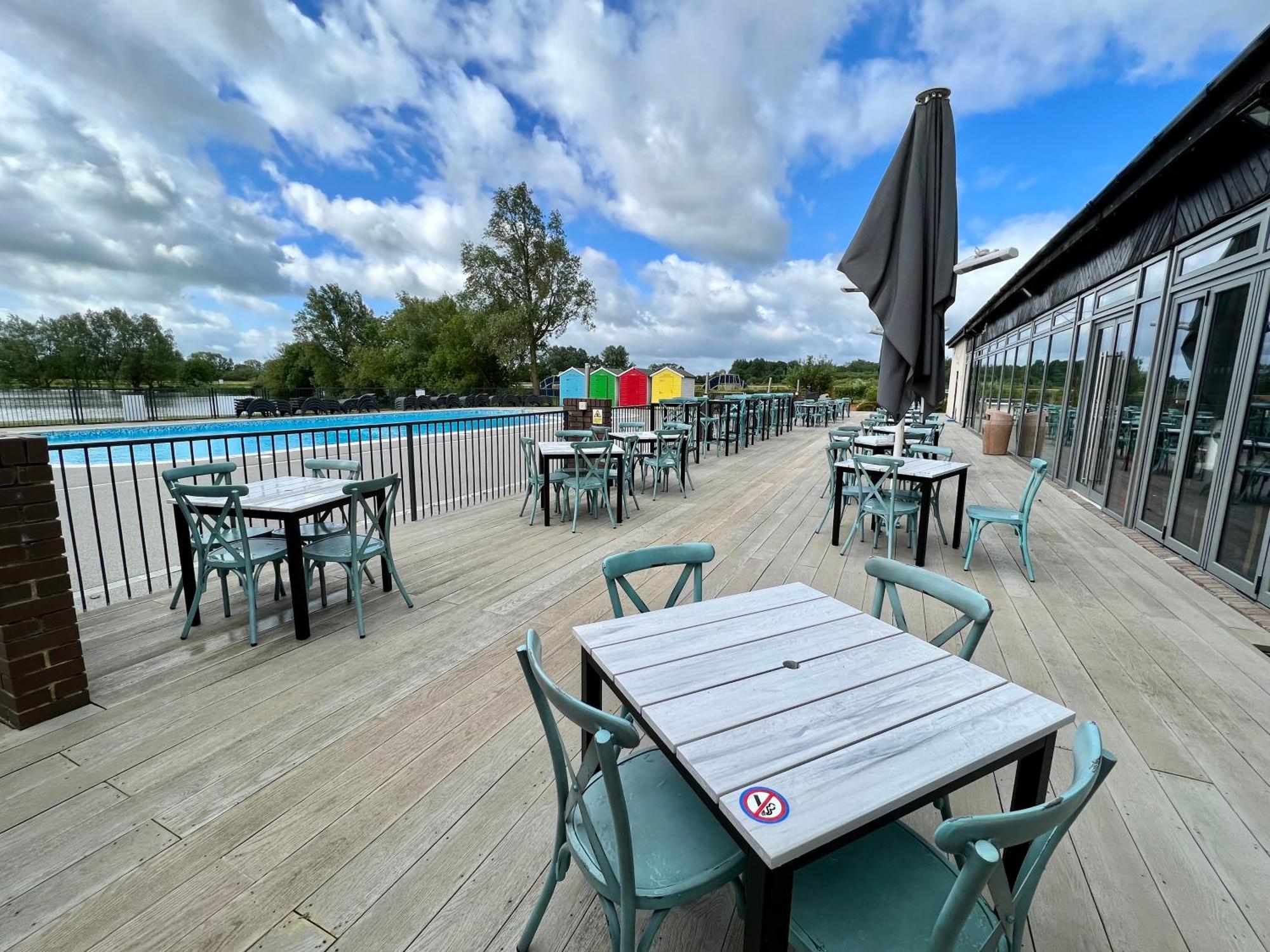Waters Edge, Hoburne Cotswolds Villa South Cerney Luaran gambar